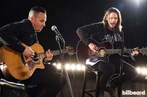 Mark dan Myles tampil secara akustik di Billboard studio NYC, US Foto: Kate Glcksberg/Billboard